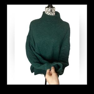 🎊NWOT H&M TURQUOISE Turtleneck Sweater